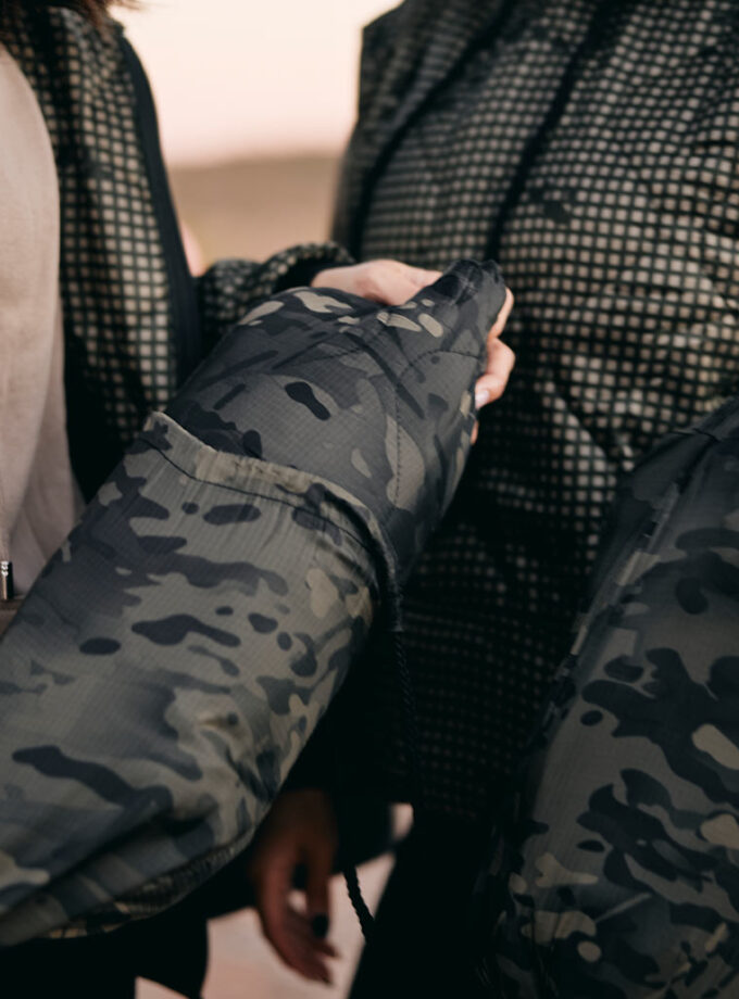 MULTICAM BLACK QUILTED JACKET W/ PILLOW CASE